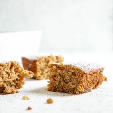 Applesauce spice cake