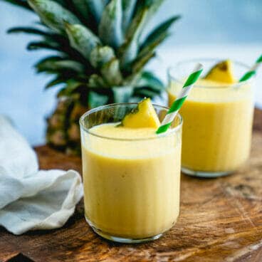 Mango pineapple smoothie